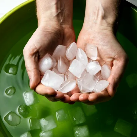 „Trucul de 30 de secunde” cu apă rece care îți calmează instant sistemul nervos