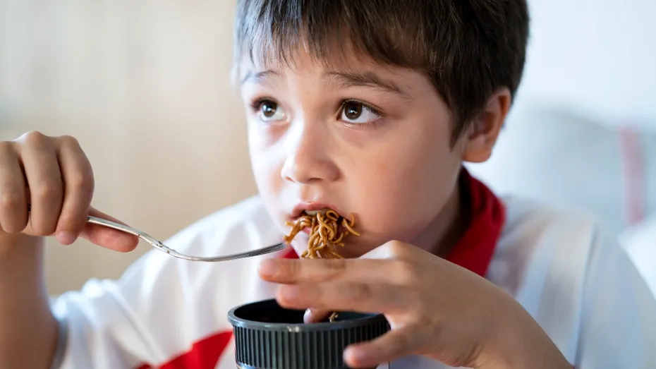 Copilul tău este mofturos la mâncare? Specialiștii avertizează: în spatele comportamentului pot exista probleme neurologice nediagnosticate