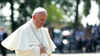 Papa Francisc face progrese semnificative în recuperare. Starea sa de sănătate se îmbunătățește