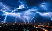 Avertizare meteo ANM de ploi de până la 50 l/mp, furtună și descărcări electrice