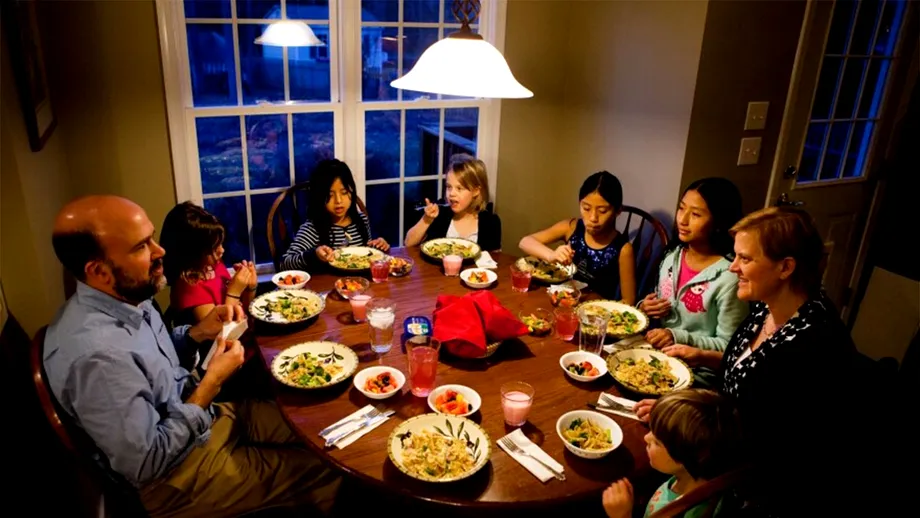 Singurul aliment care nu trebuie consumat seara, sub nicio formă. Paradoxal, e preferatul românilor!