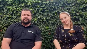 Cuplul român, rămas fără cei doi copii în Suedia, cer ajutorul autorităților din România: „Ei n-au pe nimeni”