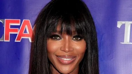 Naomi Campbell a dezvăluit secretul frumuseţii sale: yoga, tratamente injectabile şi mâncare câtă vrea