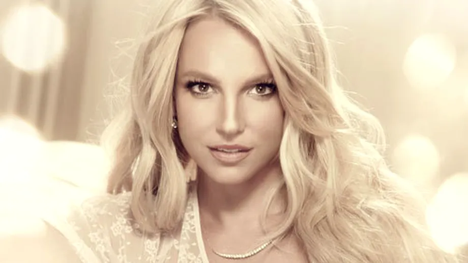 Britney Spears, extrem de sexy în lenjeria creată de ea!