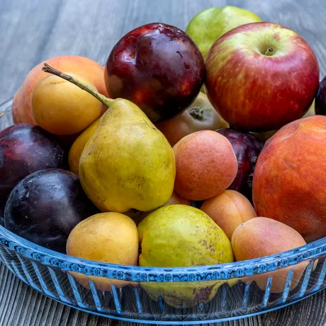 Patru fructe pe care nu ar trebui să le decojești niciodată. Sunt delicioase și pline de beneficii pentru sănătate