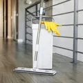 3 trucuri simple care ajută podelele să rămână curate mai mult timp