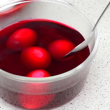 În ce zi trebuie să vopsești ouăle de Paște, de fapt. Mulți români au procedat greșit în fiecare an