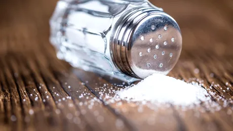 Consumul excesiv de sare este responsabil pentru cel puțin 6 afecțiuni!