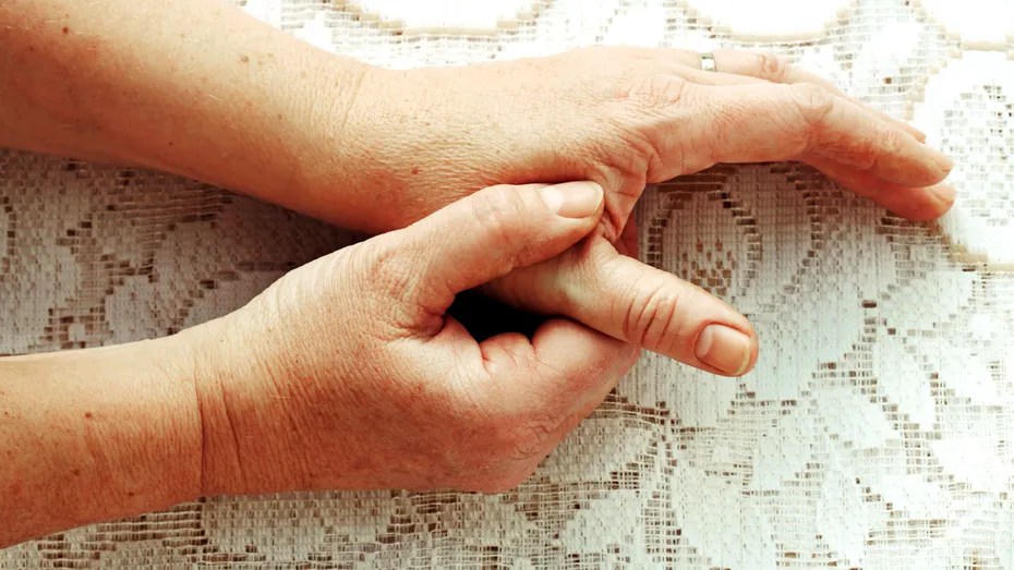 5 motive pentru care te doare degetul mare de la mână + 3 exerciții pentru îmbunătățirea mobilității articulațiilor