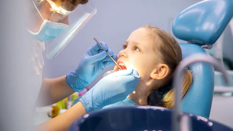 De ce și când trebuie să mergi cu copilul la ortodont?