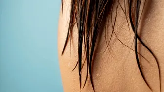 (P) Porozitatea părului explică de ce șampoanele nu au același efect pentru toată lumea