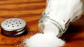 Consumul excesiv de sare, un factor de risc în apariţia cancerului de stomac
