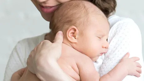 Separarea bebeluşului de mamă poate avea efecte dramatice asupra dezvoltării creierului acestuia