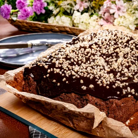 Desertul care se separă în trei straturi diferite în timp ce se coace. Cum să prepari prăjitura Magic Cake