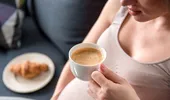 Cafeaua decofeinizată în timpul sarcinii- cât este de sigură?