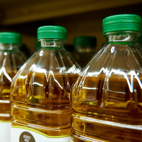 Cât de toxic este uleiul de floarea-soarelui! Experții au deslușit misterul despre consumul lui