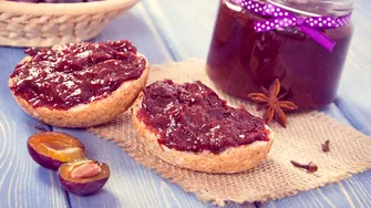 Rețetă marmeladă de prune! Cum obții o cremă densă și aromată pentru cămară