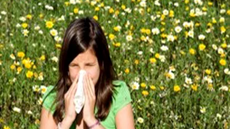 Atentie alergici! Anumite fructe va pot agrava alergia la polen!