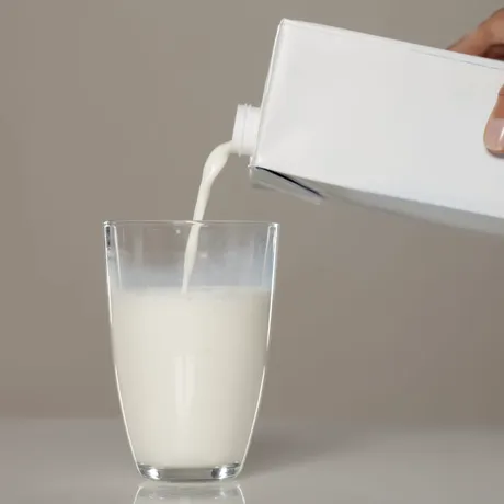 Ești fan al laptelui vegetal? Ce trebuie să știi despre emulsificatori, potrivit unui expert