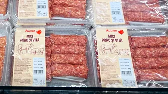 Din ce sunt făcuți mititeii marcă proprie din Auchan. Mulți români îi cumpără pentru grătarul de 1 Mai