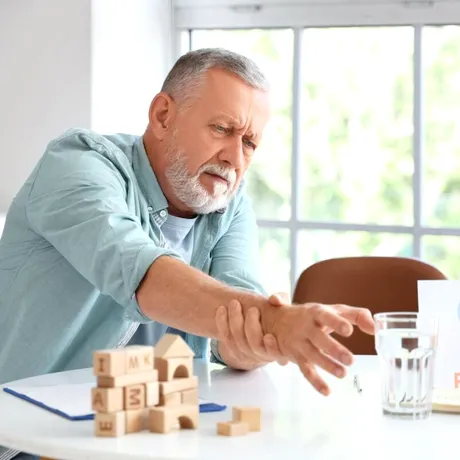 Studiul revoluționar care oferă speranțe pentru încetinirea evoluției bolii Parkinson! În 2019, peste 8,5 milioane de persoane au fost diagnosticate