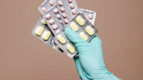 Vitamine pentru o piele sănătoasă: luăm suplimente sau urmăm o dietă?