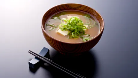 Supa Miso, remediul miraculos împotriva cancerului și îmbătrânirii