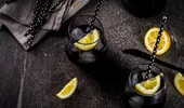 Limonada neagră, cea mai căutată băutură a verii. Cum se prepară și ce beneficii are