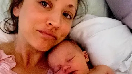 Primele fotografii cu fiica actriței Kaley Cuoco