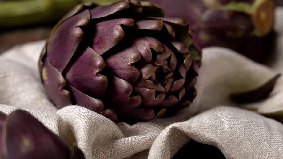 Anghinarea violet - leguma este atât de rară și scumpă încât pe piață au început să apară „fake-uri”