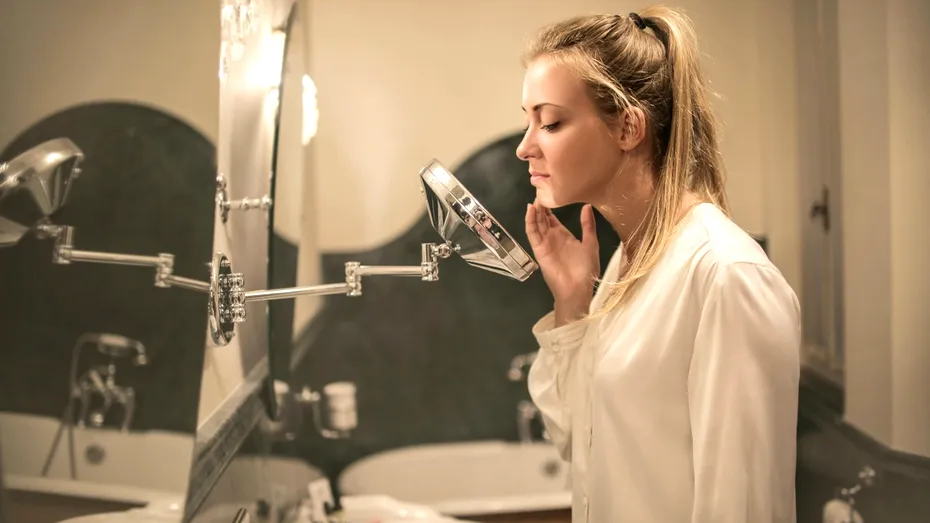 (P) Cauzele mai puţin cunoscute ale acneei şi cum poţi să le eviţi