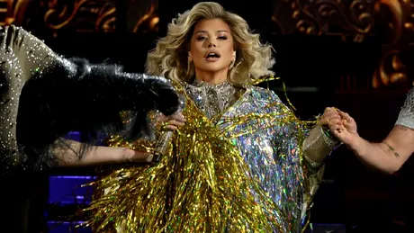 Cum arată Loredana Groza în costum de baie la 55 de ani: diva se relaxează în Maldive alături de mama și fiica ei / FOTO