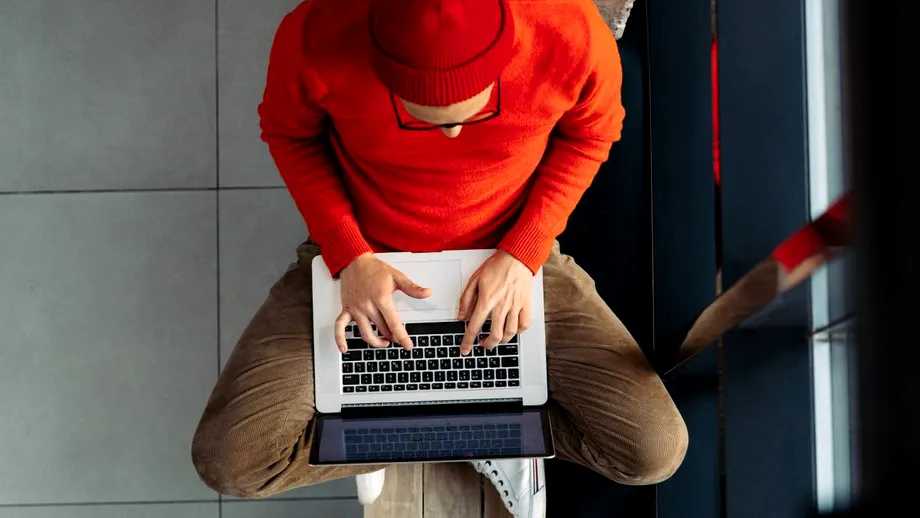 Cum este afectată fertilitatea masculină dacă stai cu laptopul în brațe, mergi pe bicicletă sau ții încălzirea în scaun pornită. Răspunsul unui medic primar urolog