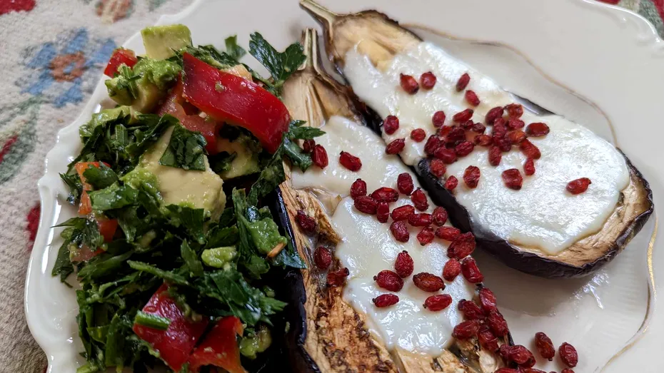 Vrei să slăbești? Încearcă delicioasa rețetă de vinete cu mozzarella