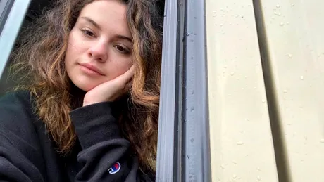 Selena Gomez, fără machiaj pe social media