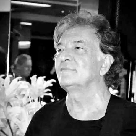 Iulian Mugurel Vrabete, basistul Holograf, a murit la vârsta de 70 de ani!