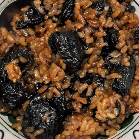 Orez cu prune uscate. Rețeta veche de 100 de ani