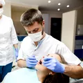 (P) Cum arată un plan complet de servicii stomatologice în Sibiu pentru un pacient care vine prima dată la o clinică nouă