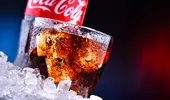 ⁠Cum să răcești o băutură în doar 60 de secunde. Trucul ideal pentru zilele toride