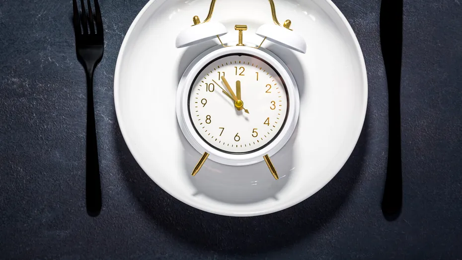 Ce să mănânci înainte de culcare să slăbești. ARZI GRĂSIMEA în timp ce dormi!