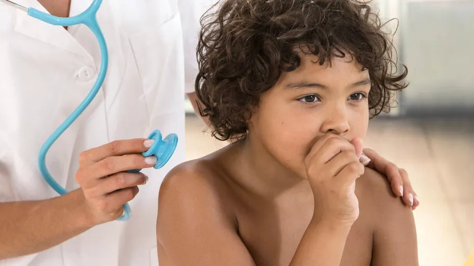 „Boala cu o mie de fețe”, depistată într-o școală primară. Semne mai puțin cunoscute ale celei mai periculoase boli infecțioase din lume