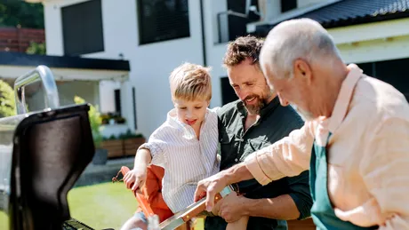 Alimente de evitat pe timp de vară. Medic: „Se digeră greu şi ne încălzesc temperatura corpului...”