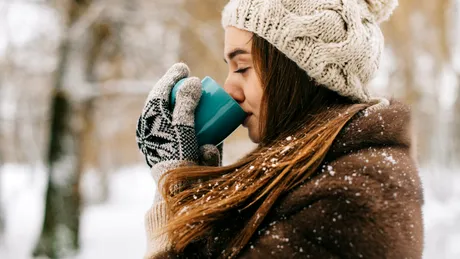 De ce e bine să bei cafea când e frig afară? Efectul benefic pe care puțini îl știu