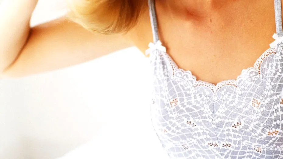 Cum ne îngrijim părul după 30 de ani