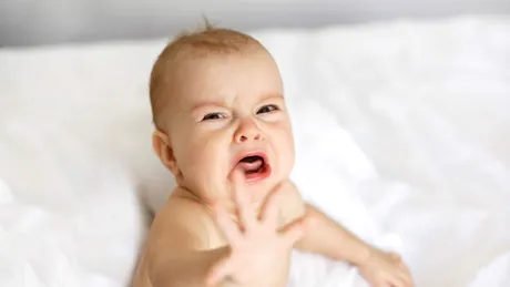 5 motive pentru care copilul se poate trezi plângând