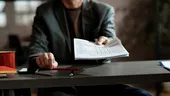 Când trebuie depus dosarul de pensionare și în cât timp vine prima pensie? Termenele pe care trebuie să le știe toți românii