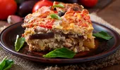 Musaca de post cu cartofi și linte. Rețeta delicioasă care înlocuiește cu succes varianta cu carne