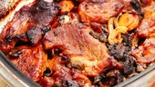 Ceafa de porc la cuptor care se topește în gură. Ingredientele simple care îi dau un gust incredibil