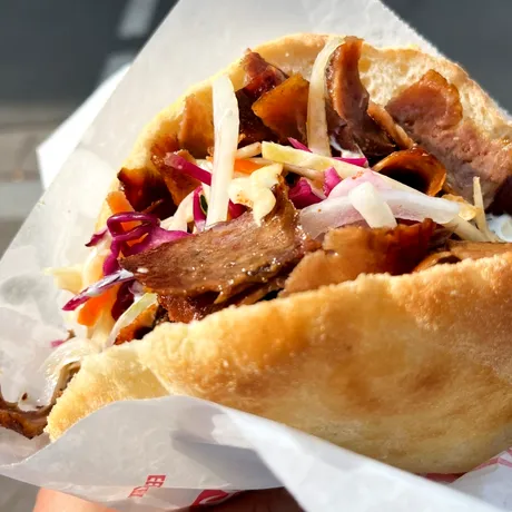 Cum să faci kebab acasă. Rețeta delicioasă care te face să anulezi comanda la fast-food