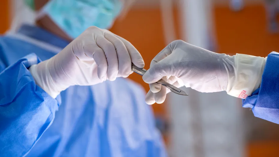 O avocată de 28 de ani a murit după ce și-a făcut două operații estetice. A vrut să fie mai frumoasă, dar a plătit cu viața